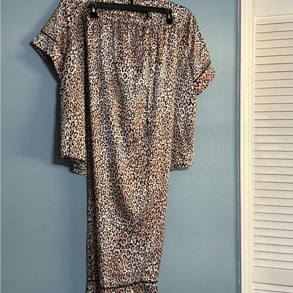SELLING JOYSPUN PAJAMAS FOR WOMEN SIZE XL NWT SHORT SLEEVE - Picture 6 of 13